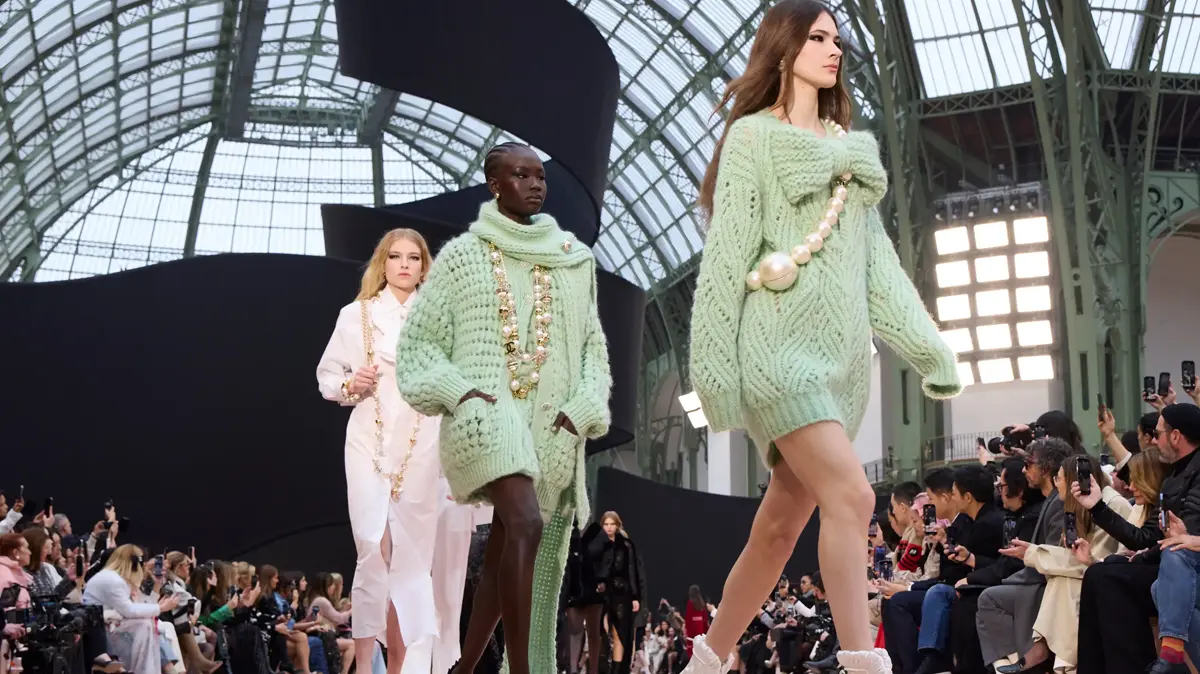 Tennis courts, tailoring and pole dancers: Paris fashion week the key autumn/winter